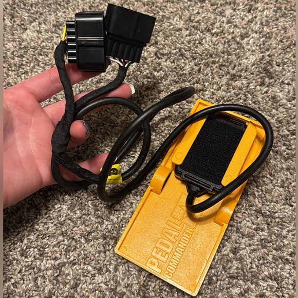 Pedal Commander PC29 - Chrysler, Dodge, Jeep, Mitsubishi - Picture 3 of 11